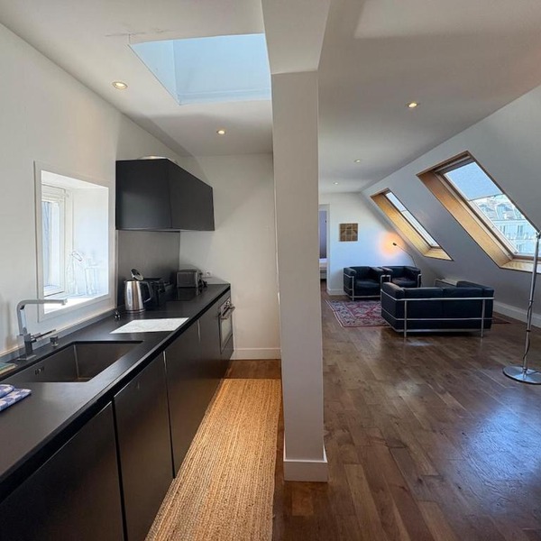 Topfloor apartment between Le Marais & Montorgueil