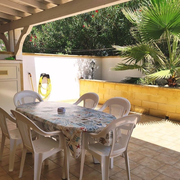 Torre Mozza - M. di Ugento, near a sandy beach, 2 verandas and parking space