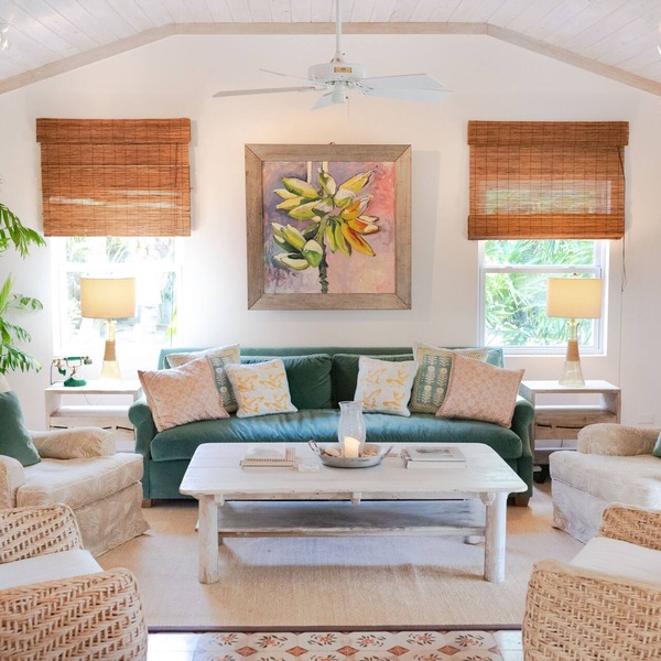 Touchstone's House on Beachside - Tropical 1 Acre Property.