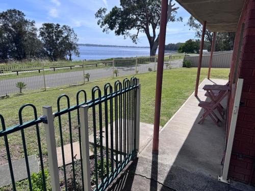 Toukley Lakeside Apartment