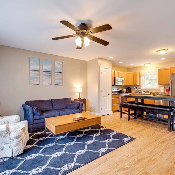 tQuiet 3BR Home Close to Biddeford Beaches