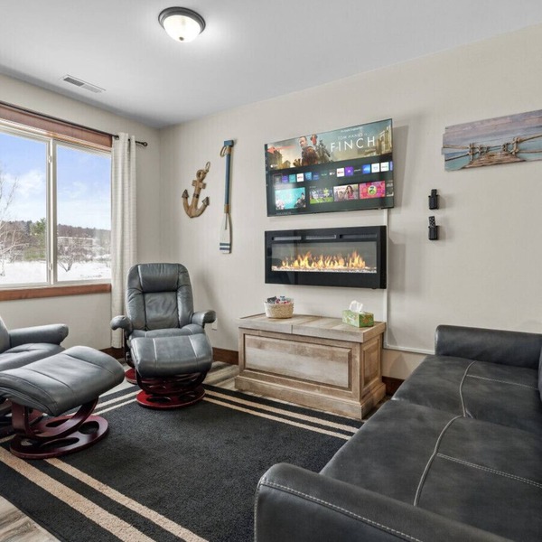 Trailside Cabin #4, across the Lake from MTU, next to boat & snowmobile rentals