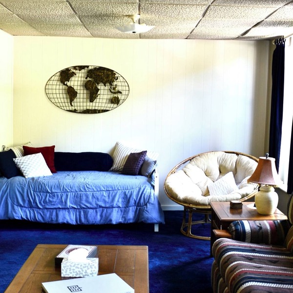 Train View a spacious 3-bedroom upstairs apartment with WiFi in Northfork