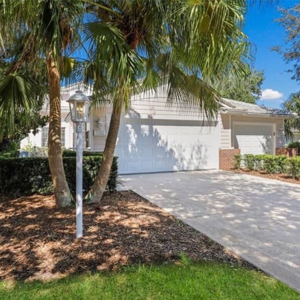 Tranquil 2-bedroom villa in University Park Country Club