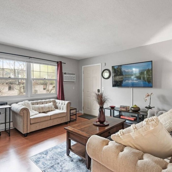 Tranquil 2BR Apt Mpls - 8075 Apt 3
