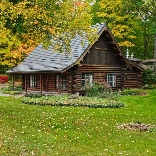 Tranquil 3BR Log Cabin in Cambridge, Ontario: WiFi, Woodland Trails, Sleeps 6