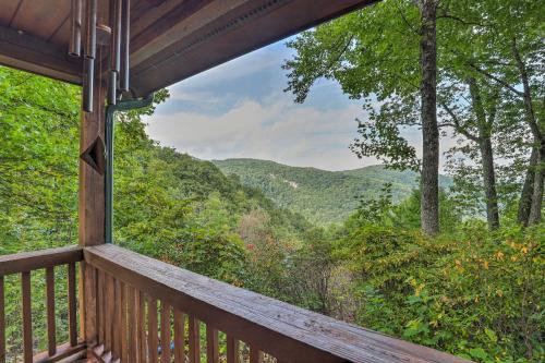 Tranquil Hendersonville Cabin w/Mountain Views!