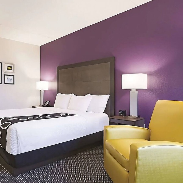 Tranquil Hotel Room Perfect for Relaxing Beach Days & Swimming Fun