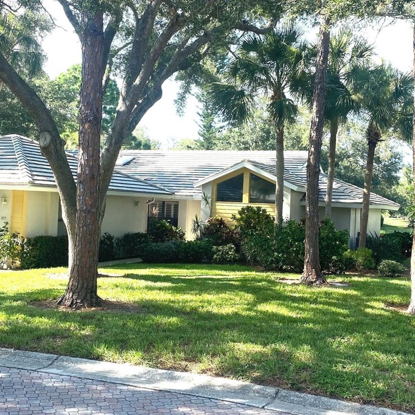 Tranquil Lake view 2 Bedroom 2 bath Villa in Myrtle Trace
