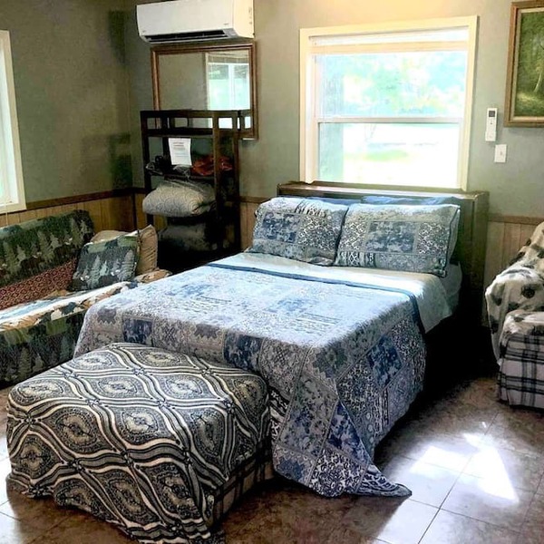 Tranquil Lakefront Cabin Surrounded by Woods, Wildlife & Scenic Trails in Williford, Arkansas
