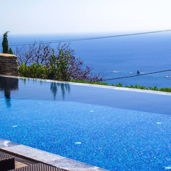 Tranquil, Relaxing Luxury Art Villa with private infinity pool & marvelous views