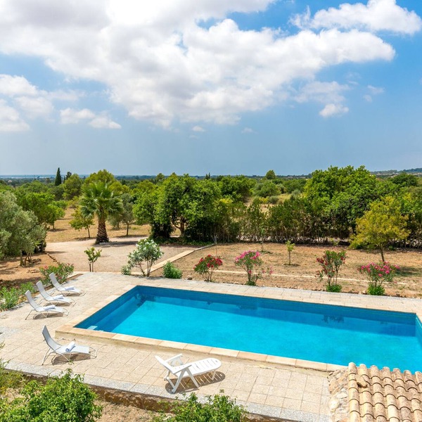 Tranquility and beauty in the country of Mallorca
