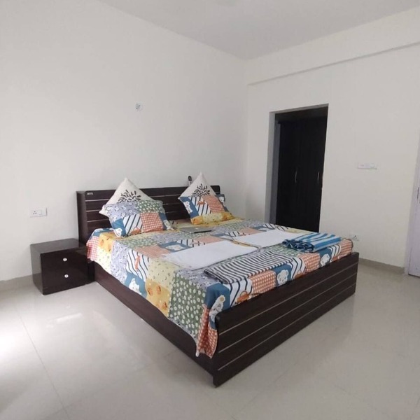Tranquility inside.City adventures outside.Discover both at { APARTMENT NAME].