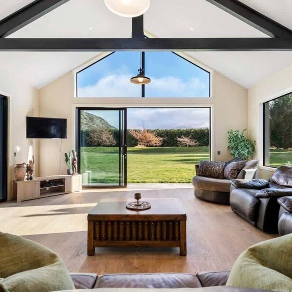 Travellers Retreat Live The Dream