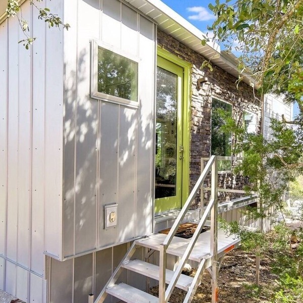Tree House Tiny Home W Hot Tub
