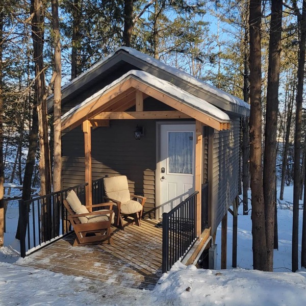 Treehouse Cabin in the Bluff Woodlands