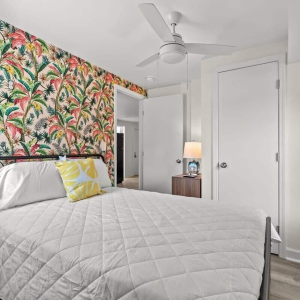 TreeHouse Lodge*Walk to Beach*Pet-Friendly (#105)