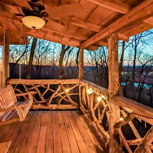 Treehouse Thyme - total privacy in woods