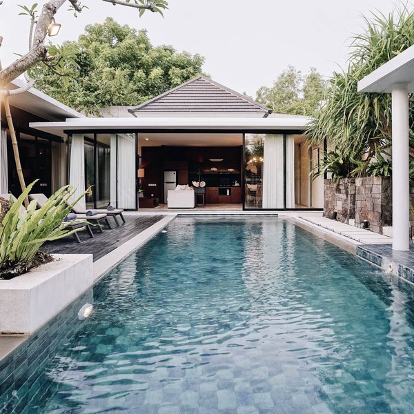Tropical 3BR Pool Villa Near Geger Beach Nusa Dua