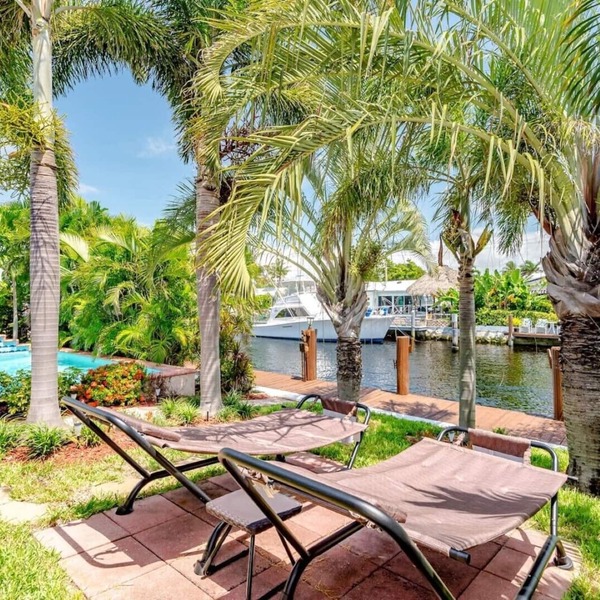 Tropical Oasis close to all South Florida offers!