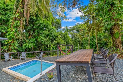 Tropical Paradise with Private Pool & Forest Views
