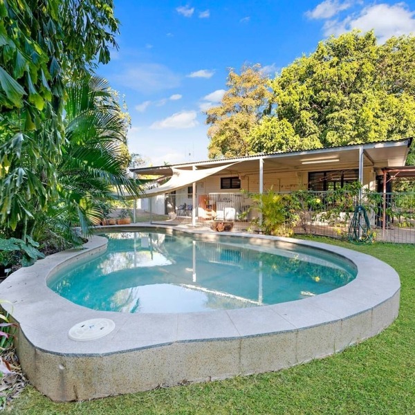 Tropical Tranquillity Spacious Poolside Cottage