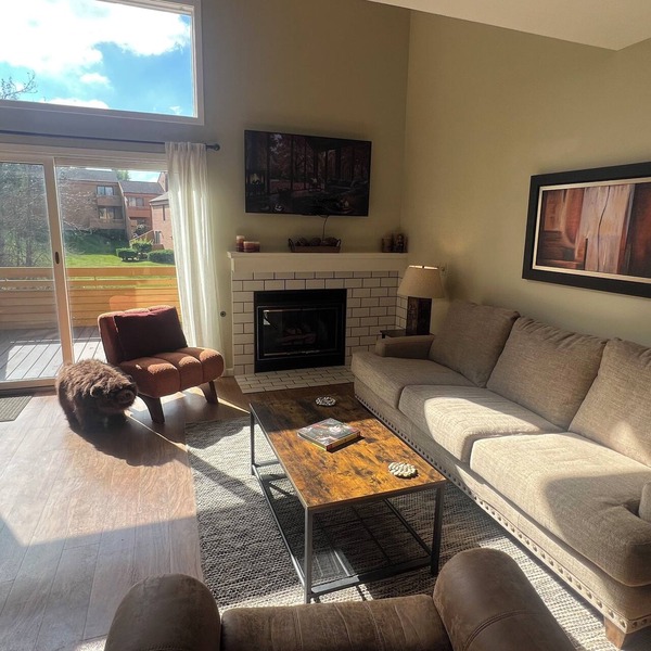 TROUT CREEK # 34 Enjoy nearby Harbor Springs! End Unit, Indoor/Outdoor pool