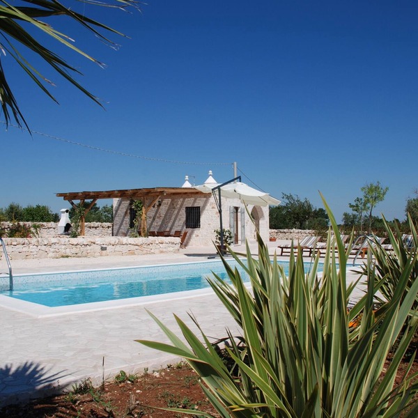 Trulli Bianchi. Characteristic stone trullo with private pool and panoramic view