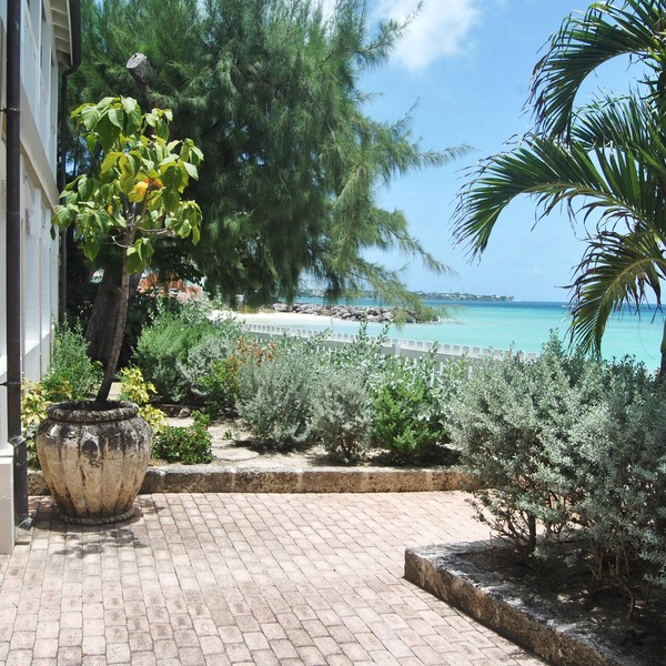 Turtle Bottom luxury beachside villa