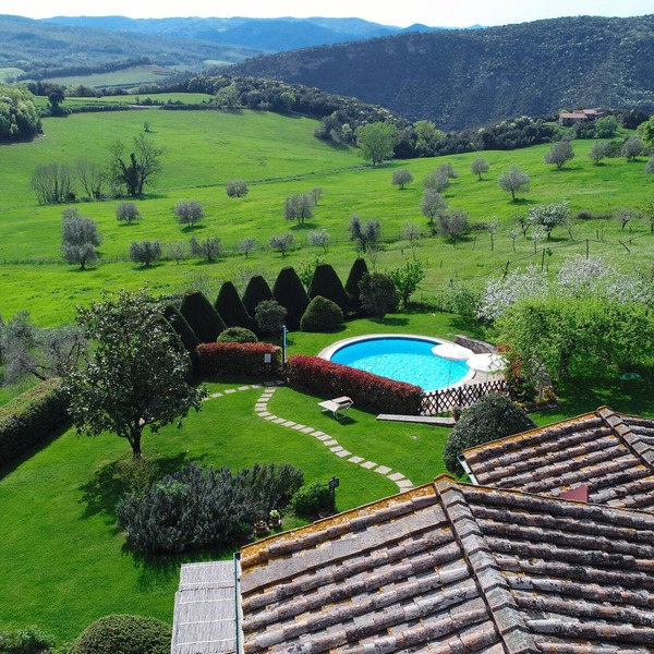 Tuscany Villa with private pool and jacuzzi for Honeymoon and summer holiday