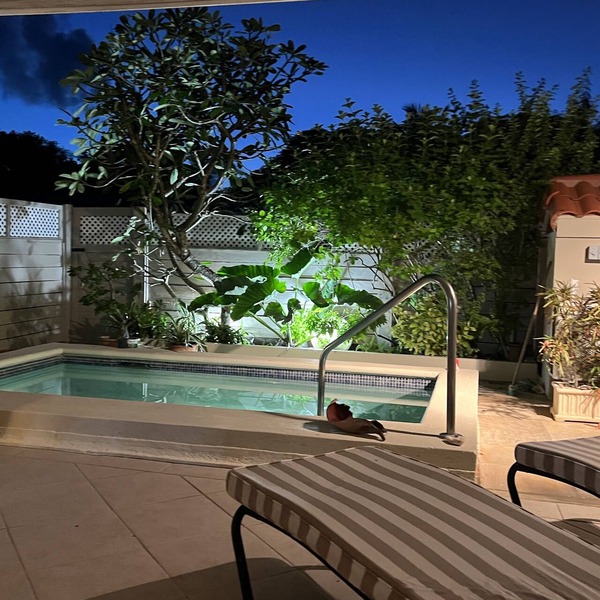 Two bed town house with plunge pool in Porters