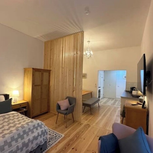 Two Connected Apartments in Berlin Prenzlauer Berg – Sleeps 8 – 2 Bathrooms