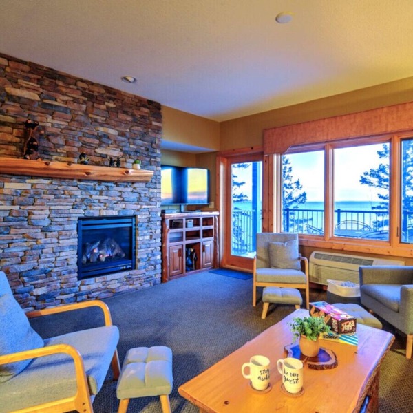 Two Harbors Superior Lakefront 2BR | Pool | Hot Tub & Sauna | EV Charger