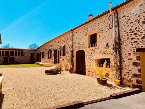 Two Holiday Homes with 6 Bedrooms, Air Con & Private Heated 10x4M Salt Water Pool - 40 Mins from Bergerac