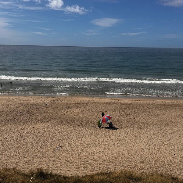 Two self-contained rooms on private property 5 mins walk from amazing beach.