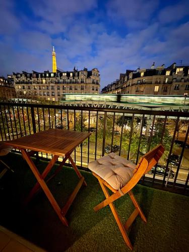 Typical Parisian apartment with balcony, Eiffel Tower