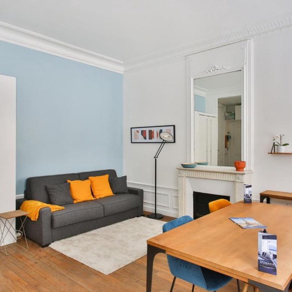 Typical studio close to Eiffel Tower and Arc de Triomphe in Paris - Welkeys