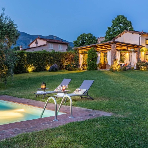 Typical Tuscan Villa: garden 5000 sqm fenced views pool air cond. fireplace WiFi