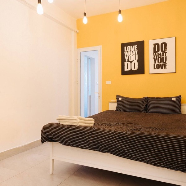UINQUE Railway View Apartment - SPACIOUS & PRIVATE