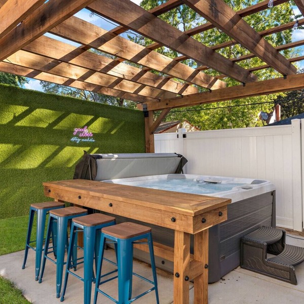Ultimate Group Getaway: Sleeps 16, Hot Tub, Arcade, & 5 Min from Mall of America