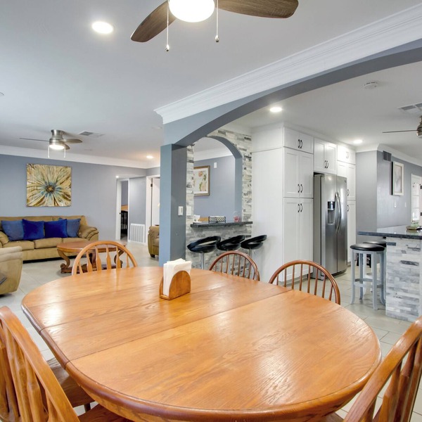Ultimate Phoenix Group Getaway: Patio + Pool!