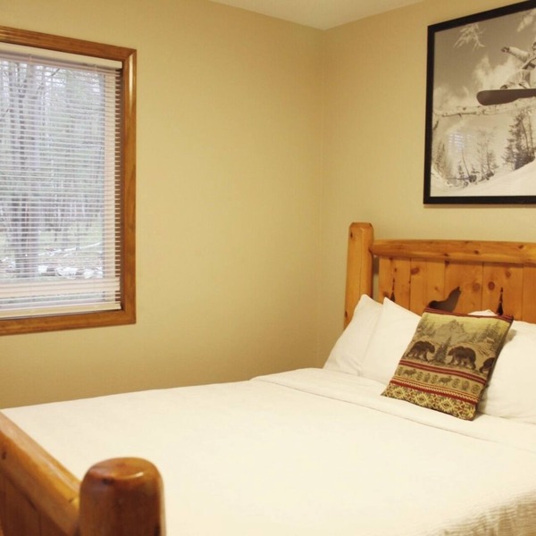 Ultimate Relaxation at Pine Mountain | Indoor Pool | Ski-in/Ski-out & Golfing