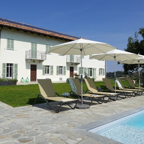 Ultra-luxurious 6-bedroom villa with AC, WiFi in marvelous Piemonte