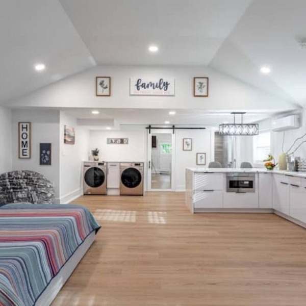 Ultra-Modern Studio | Near Hospital & NYCIM | WiFi