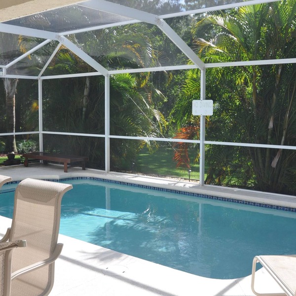 Unbeatable pool privacy ❤️ in a hidden tropical oasis close to Disney!