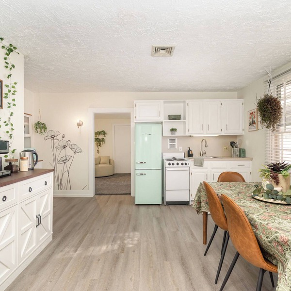 Unique Downtown Elizabethtown 3BR Apt w/Event Space - Lancaster County, Hershey