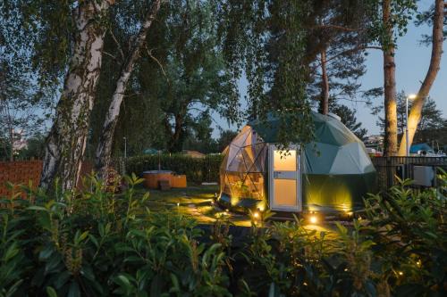 Unique glamping Prague with private hot tub