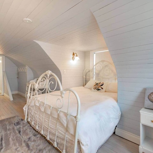 Unique Island Ocean Room