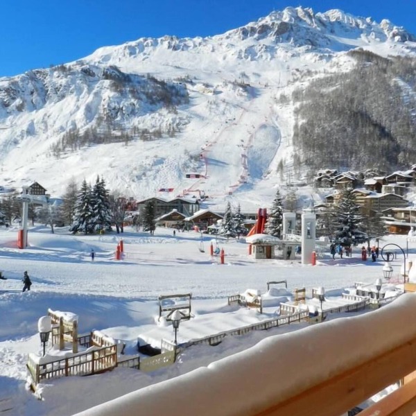 Unique Location ! Val d'Isère Snow Front - Ski in Ski Out - Standing