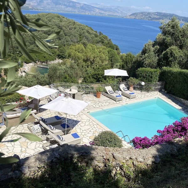 Unique location with stunning views. Walkable to Kalami & Agni with heated pool
